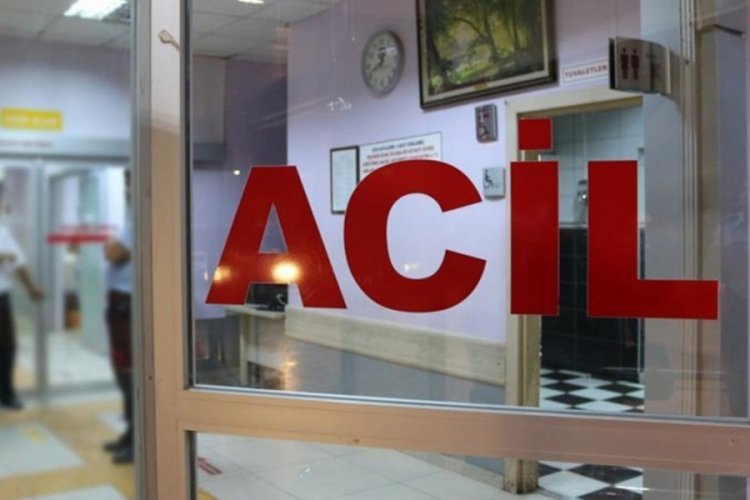 İstanbul'da motosikletli kurye, elektrik direğine &ccedil;arparak yaşamını yitirdi