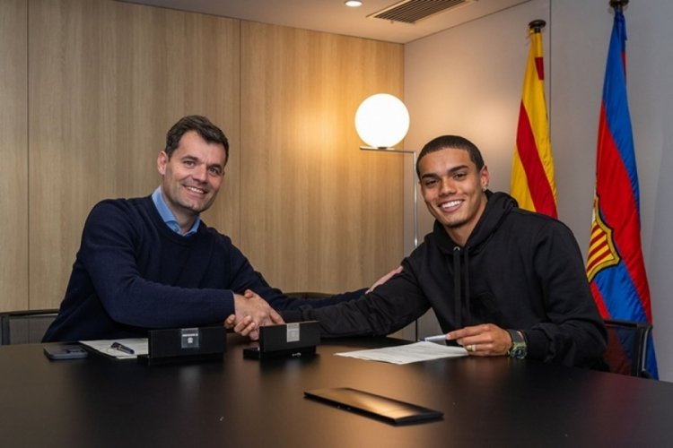 Ronaldinho'nun oğlu Joao Mendes Barcelona'da