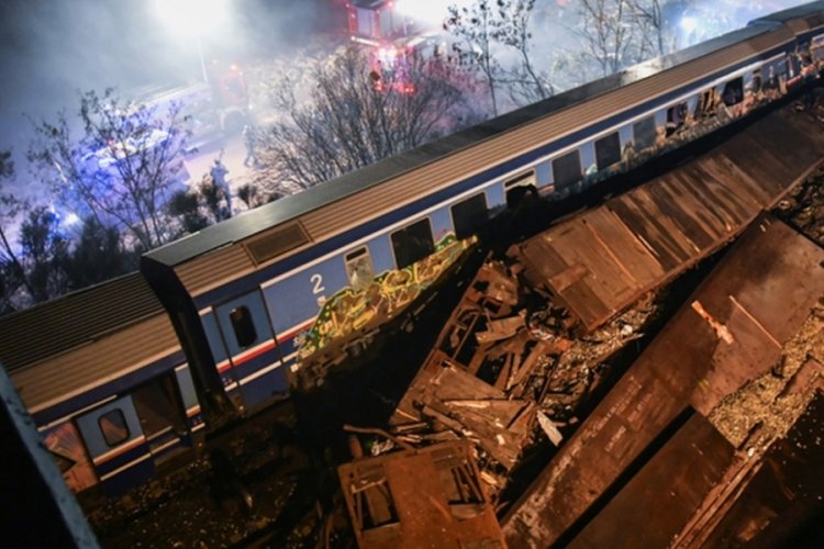 Yunanistan'daki tren kazasında &ouml;l&uuml; sayısı 57'ye y&uuml;kseldi