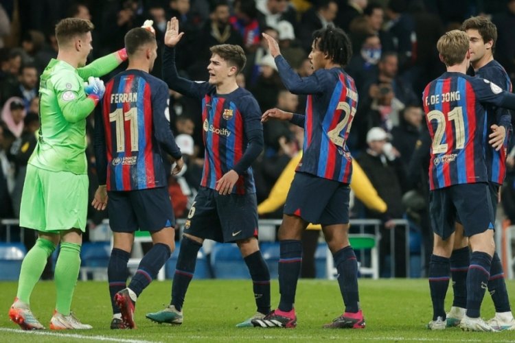 Kral Kupası'nda Barcelona, Real Madrid'i tek golle ge&ccedil;ti