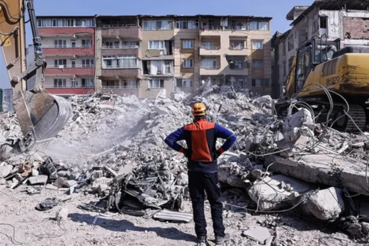 Depremin etkilendiği illerde yapılacak konutların &ouml;deme koşulları belli oldu