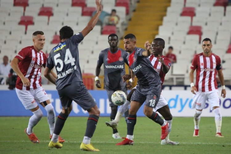 Fatih Karag&uuml;mr&uuml;k ile Sivasspor  8. kez rakip olacak