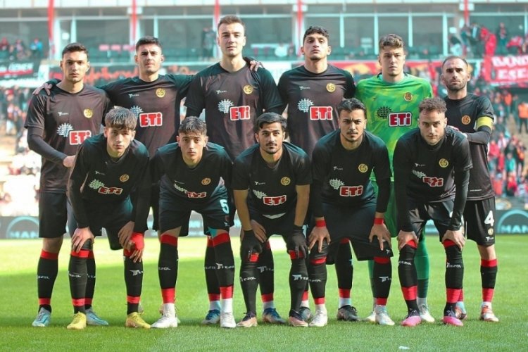 Eskişehirspor deplasmanda 10 evinde 5 puan topladı
