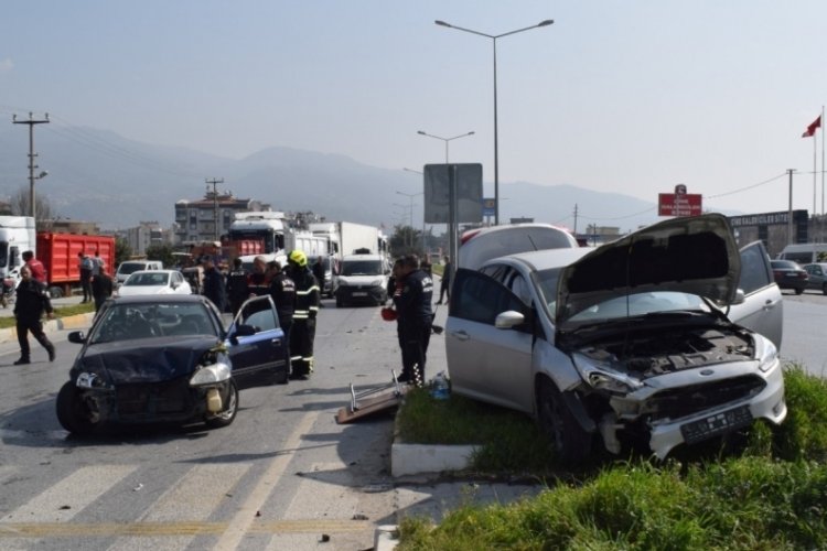 Aydın'da zincirleme trafik kazası! 4 kişi yaralandı
