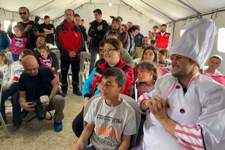 Bakan Yanık, Hatay'da depremzedelere ziyarette bulundu