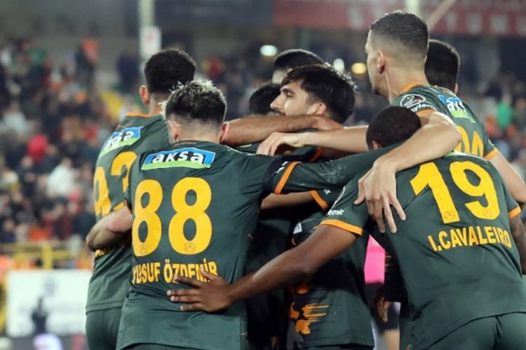 Alanyaspor evinde galip
