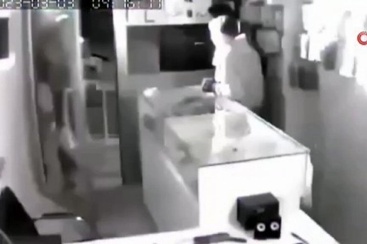 Hatay'da bek&ccedil;ilerden telefon hırsızlarına su&ccedil;&uuml;st&uuml;