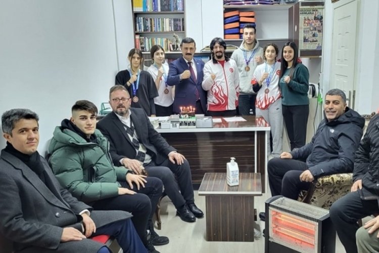 Bursa'ya şampiyonluk kazandırmak i&ccedil;in ant i&ccedil;tiler!