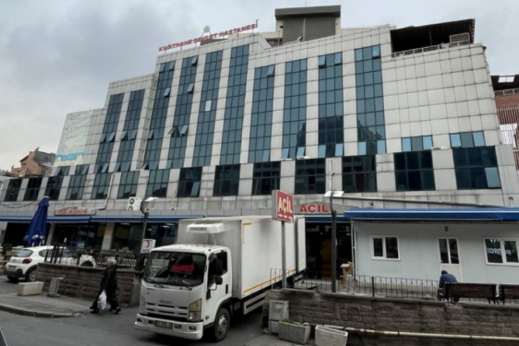 Kağıthane Devlet Hastanesi'nde tahliye &ccedil;alışmaları s&uuml;r&uuml;yor