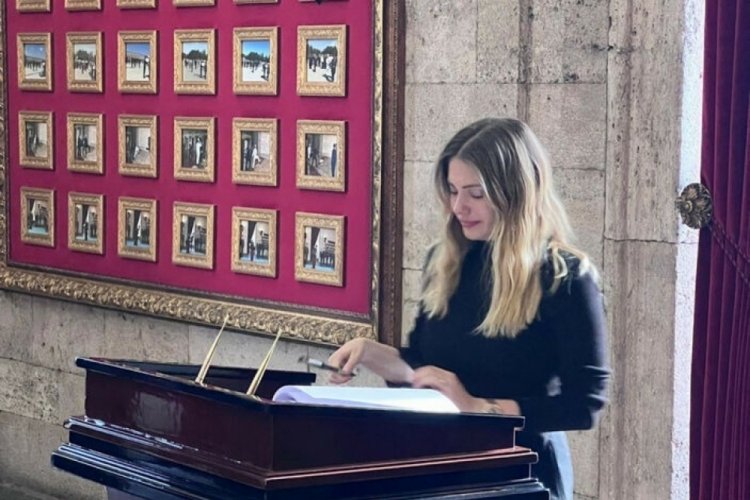 Eda Ece: Keşke yeniden gelsen Atam