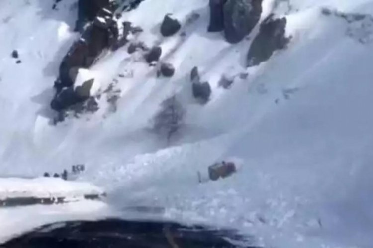 Artvin'de &ccedil;ığ: 2 &ouml;l&uuml; 7 yaralı