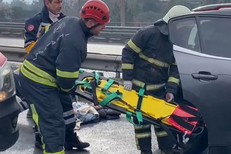 TEM'de zincirleme kaza: &Ccedil;ok sayıda yaralı var