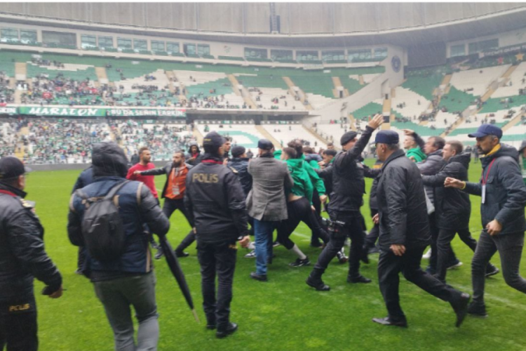 Bursaspor Amed ma&ccedil;ı &ouml;ncesi gerginlik