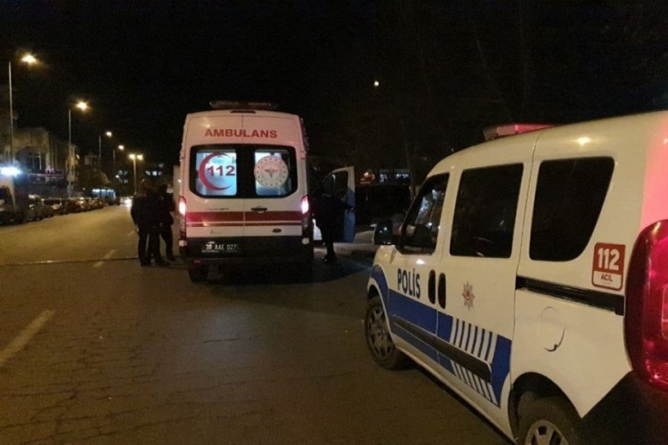 Kayseri'de parkta y&uuml;r&uuml;yen kadın bacağından vuruldu