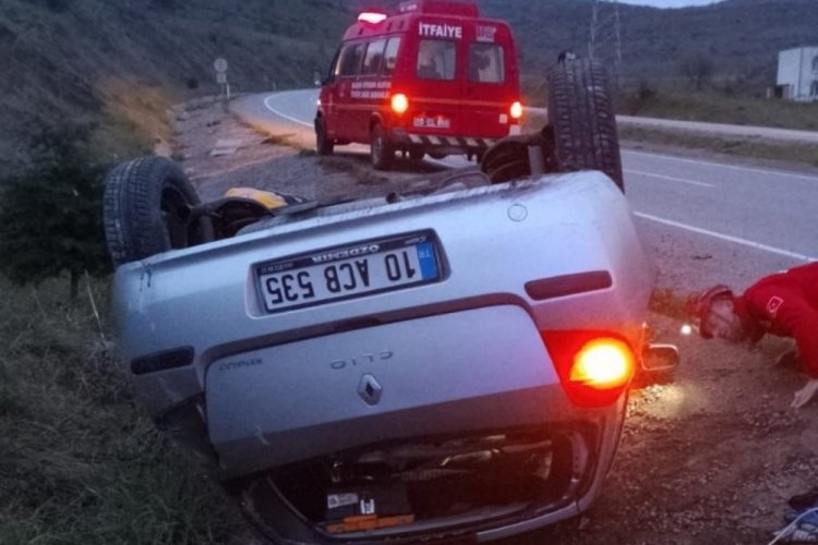 Balıkesir, G&ouml;nen'de kontrolden &ccedil;ıkan otomobil takla attı