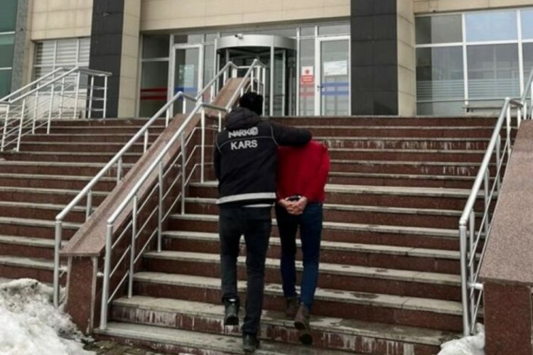 Kars'ta İranlı yolcunun midesinden uyuşturucu &ccedil;ıktı