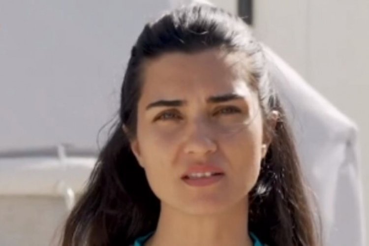 Tuba B&uuml;y&uuml;k&uuml;st&uuml;n, depremzede &ccedil;ocuklara destek i&ccedil;in seslendi