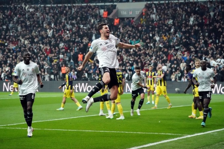 Salih U&ccedil;an'ın dikkat &ccedil;eken performansı