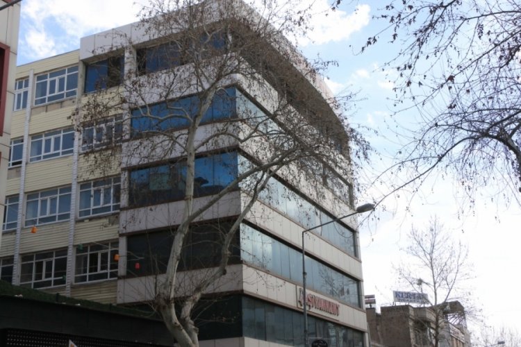 Adıyaman'da ağır hasarlı bina i&ccedil;in ihbarı yapıldı