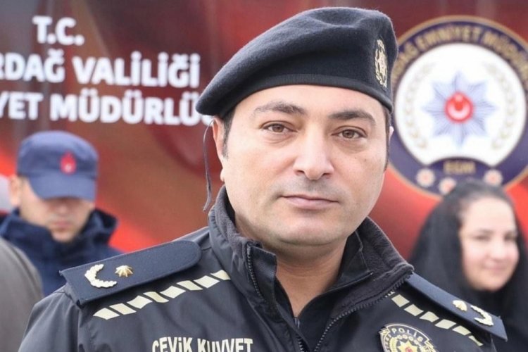 Depremzedelerin yardım malzemelerini evine g&ouml;t&uuml;ren emniyet m&uuml;d&uuml;r&uuml; tutuklandı