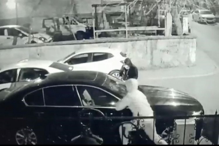 İstanbul'da dikiz aynası hırsızları kameralara yakalandı