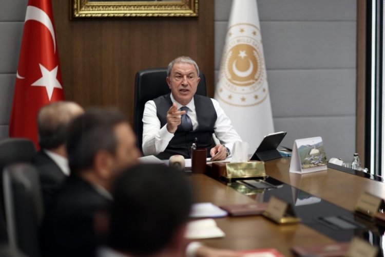Bakan Akar komutanlarla toplantı d&uuml;zenledi