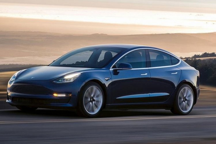 Tesla'dan ABD kararı! İki elektrikli ara&ccedil; modelinin fiyatlarında indirime gidildi
