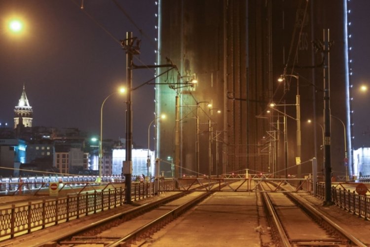 İstanbul'da iki k&ouml;pr&uuml; yeniden trafiğe a&ccedil;ıldı