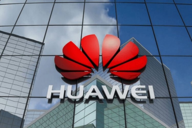 Huawei, ziyaret&ccedil;ilere takip cihazı takmakla su&ccedil;landı