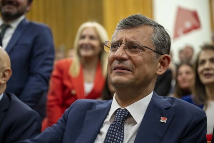 CHP Grup toplantısında &Ouml;zg&uuml;r &Ouml;zel duygusal anlar yaşadı