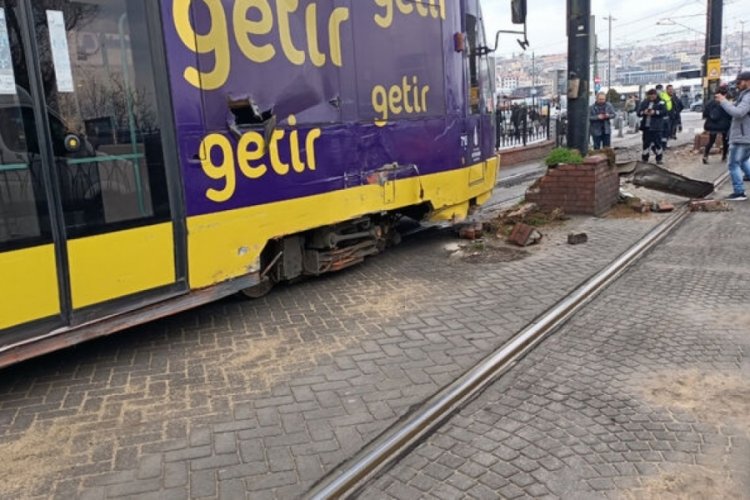 İstanbul'da tramvay kaza yaptı