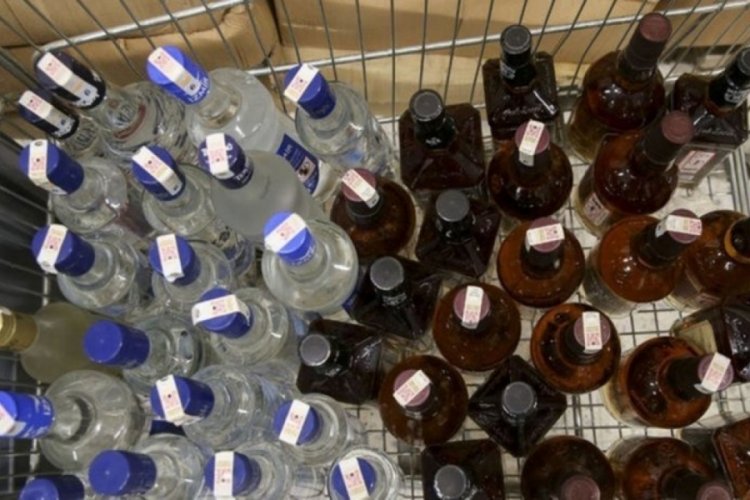 Edirne'de jandarmadan ka&ccedil;ak alkol operasyonu