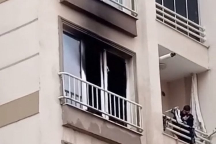 Bursa'da anne ve &ccedil;ocuğu yangından son anda kurtarıldı