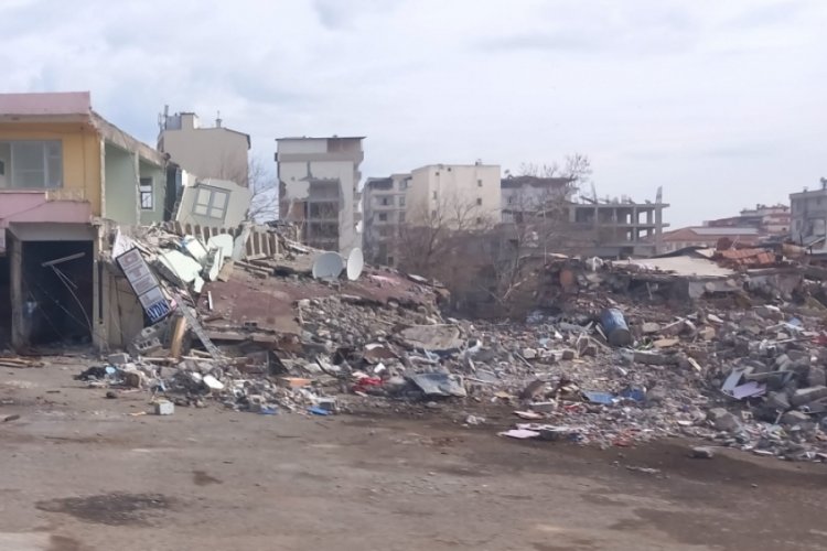 Vali Bilgin: Nurdağı'nda her 10 kişiden biri hayatını kaybetti