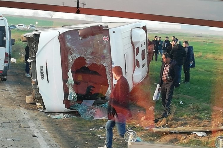 Tekirdağ'da iş&ccedil;i servisi devrildi: 14 yaralı