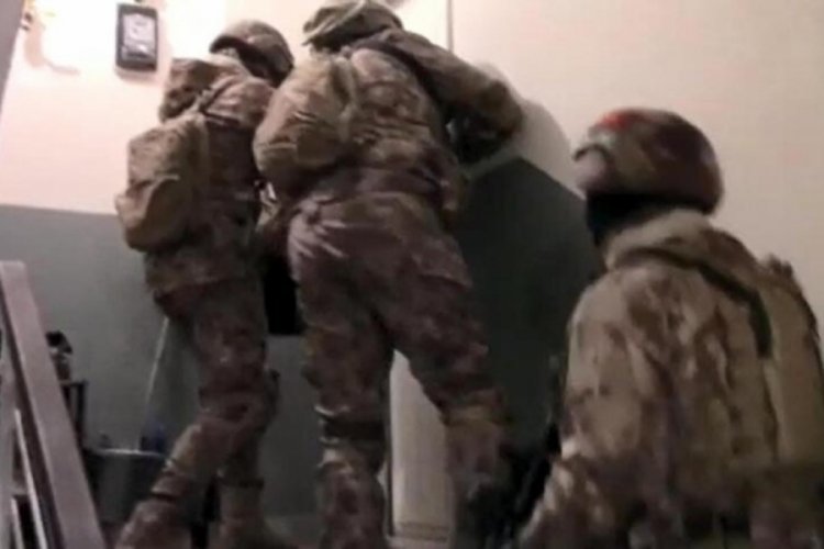 Sakarya'da ter&ouml;r operasyonu: 8 g&ouml;zaltı