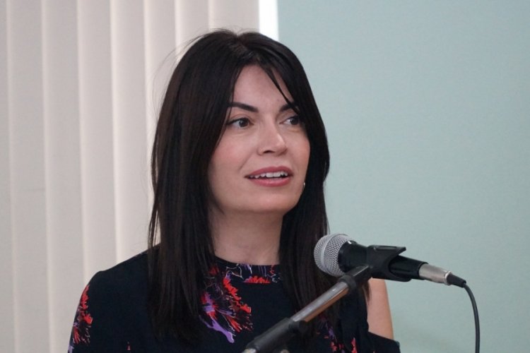 Bursa Barosu'nda 'G&uuml;&ccedil;l&uuml; Kadın Başarı &Ouml;d&uuml;l&uuml;' Av. Tozbey'e verildi