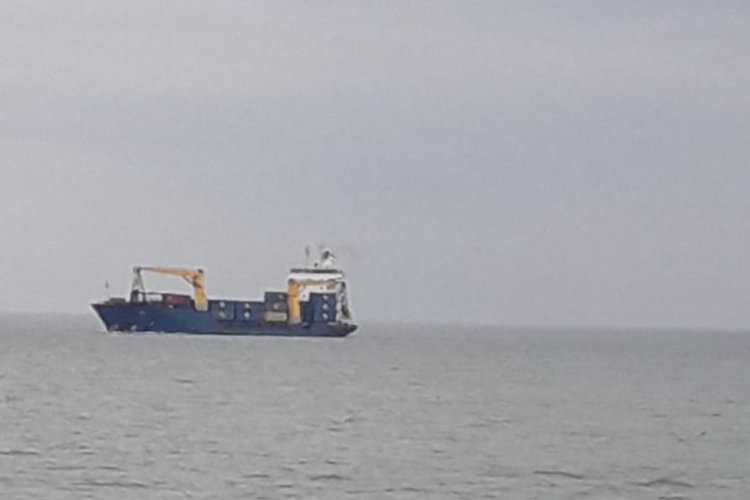 Karadeniz'de y&uuml;k gemisinden d&uuml;şm&uuml;şt&uuml;! Arama başlatıldı