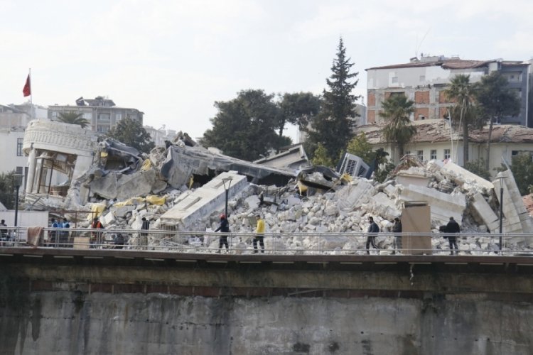 &Uuml;reten kadınlardan depremzedeler i&ccedil;in yardım kampanyası
