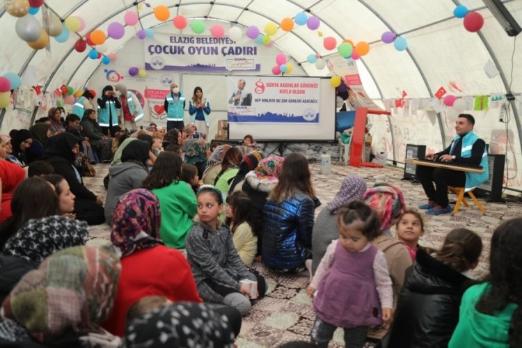 Elazığ Belediyesi depremzede kadınların yanında