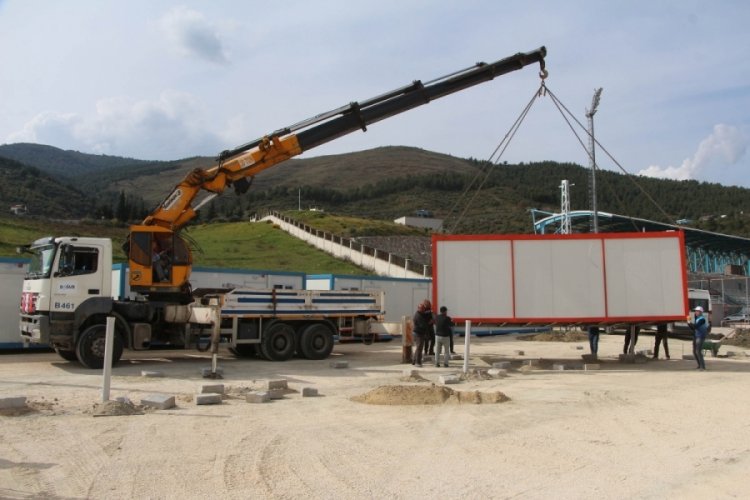 Hatay'da &uuml;niversitesi bah&ccedil;esine konteyner kent kuruluyor