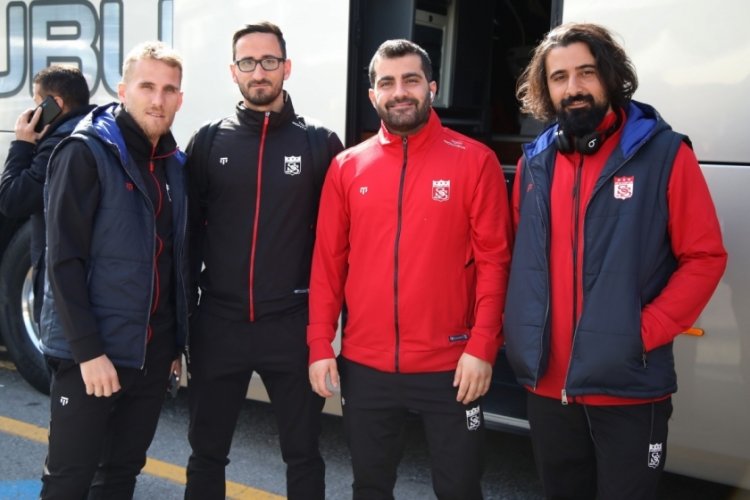 Sivasspor kafilesi İtalya'ya gitti