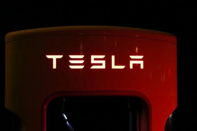 Tesla'nın Model Y SUV ara&ccedil;larına inceleme
