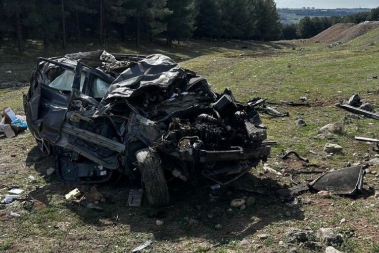 Diyarbakır'da cip şarampole u&ccedil;tu