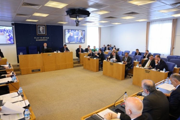 'Afet Yeniden İmar Fonu' teklifi komisyonda g&ouml;r&uuml;ş&uuml;lmeye başlandı