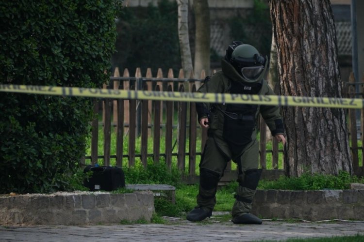 Manisa'da ş&uuml;pheli valiz f&uuml;nyeyle patlatıldı