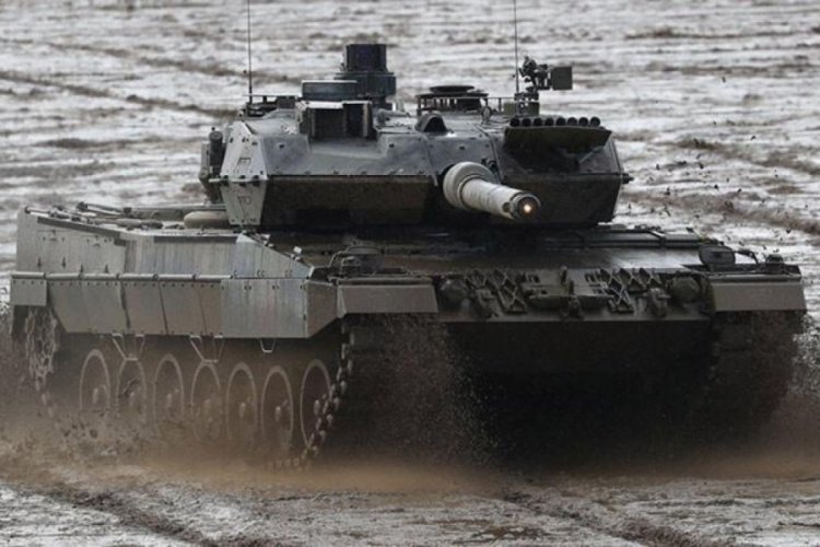 Polonya, Ukrayna'ya 10 adet Leopard tankı teslim etti