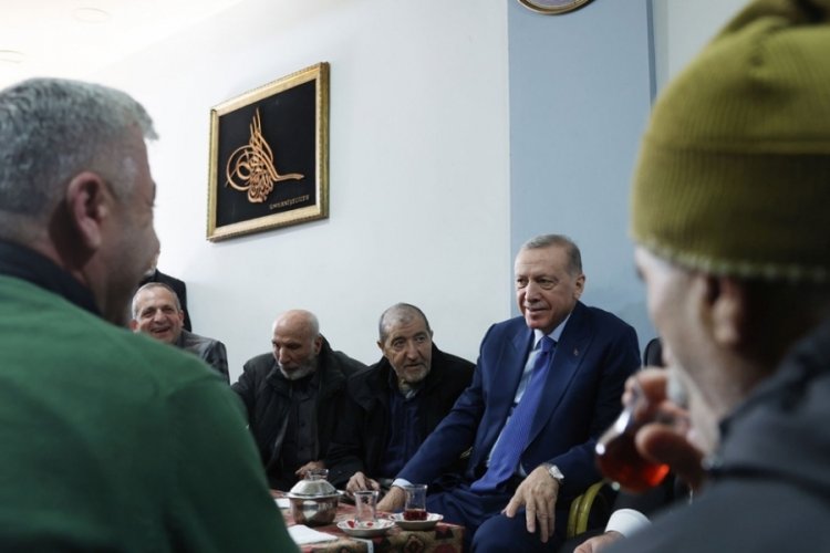 Cumhurbaşkanı Erdoğan, İstanbul'da esnafı ziyaret etti