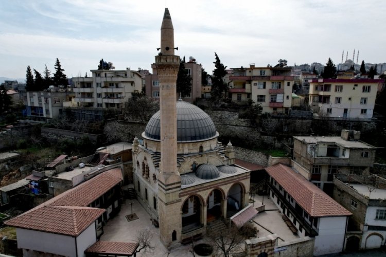 Kahramanmaraş'ta deprem alan cami vatandaşları korkutuyor