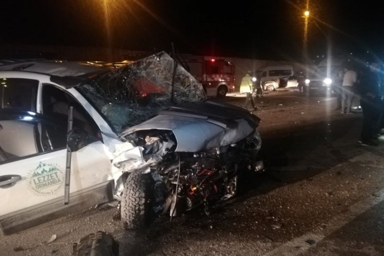 Tokat'ta karşı şeride ge&ccedil;en otomobil cipe &ccedil;arptı: 2 &ouml;l&uuml;